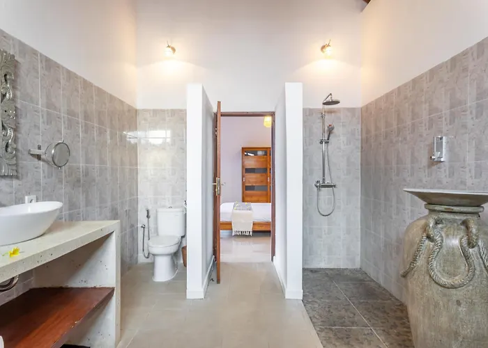 Mangga 2 Seminiak Villa